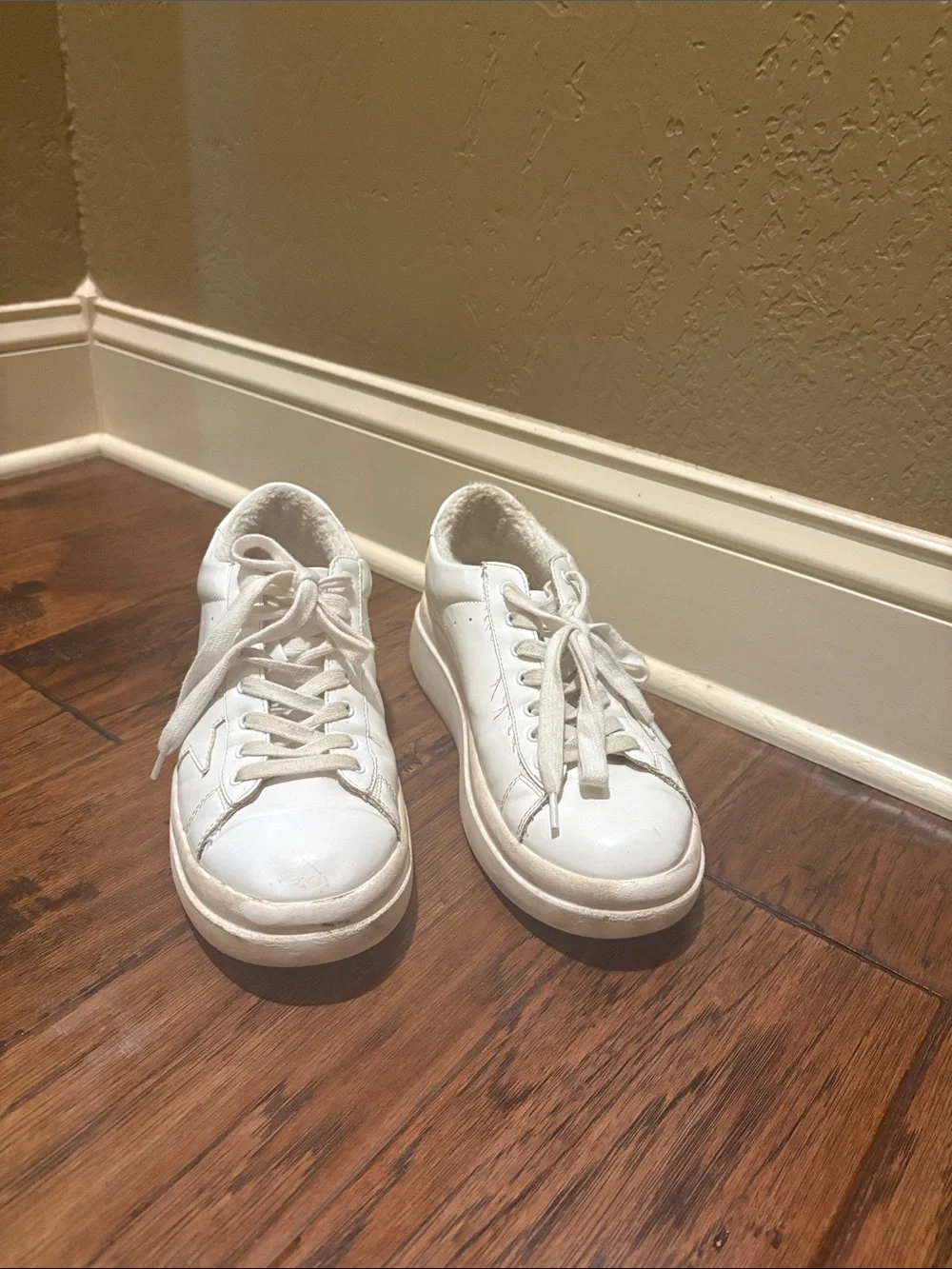 White Platform Star Detail Women's Sneakers